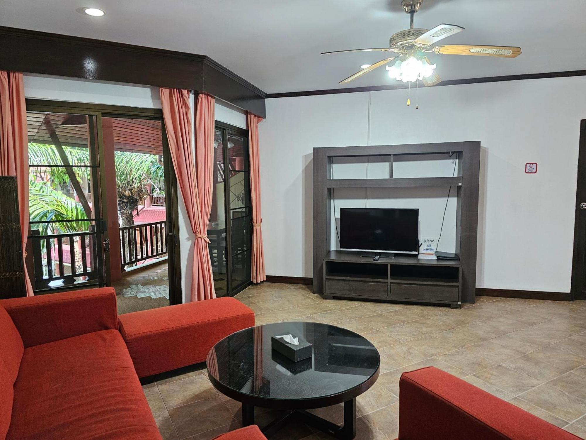 Sai Rougn Apartment Patong Bagian luar foto