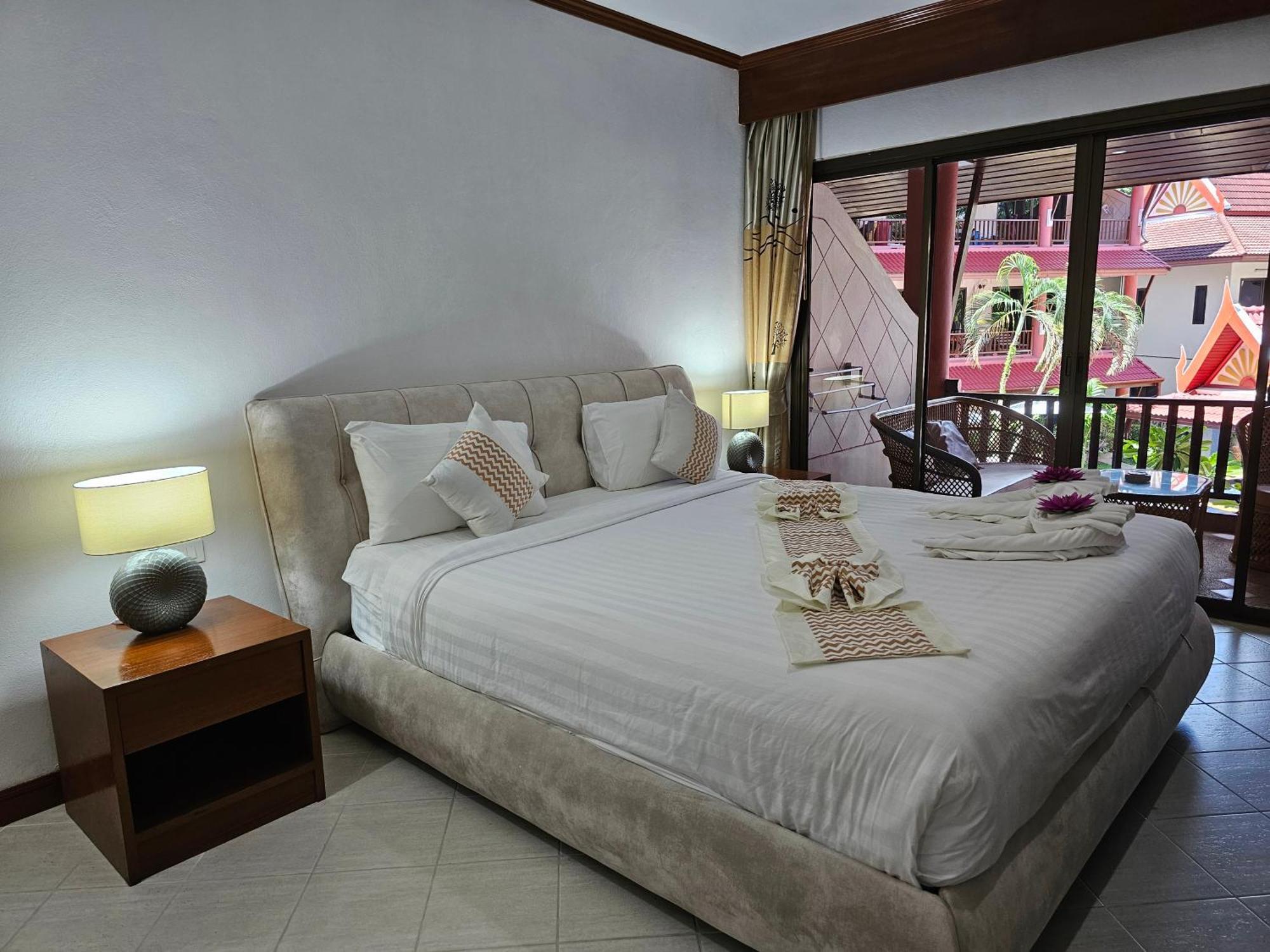 Sai Rougn Apartment Patong Bagian luar foto