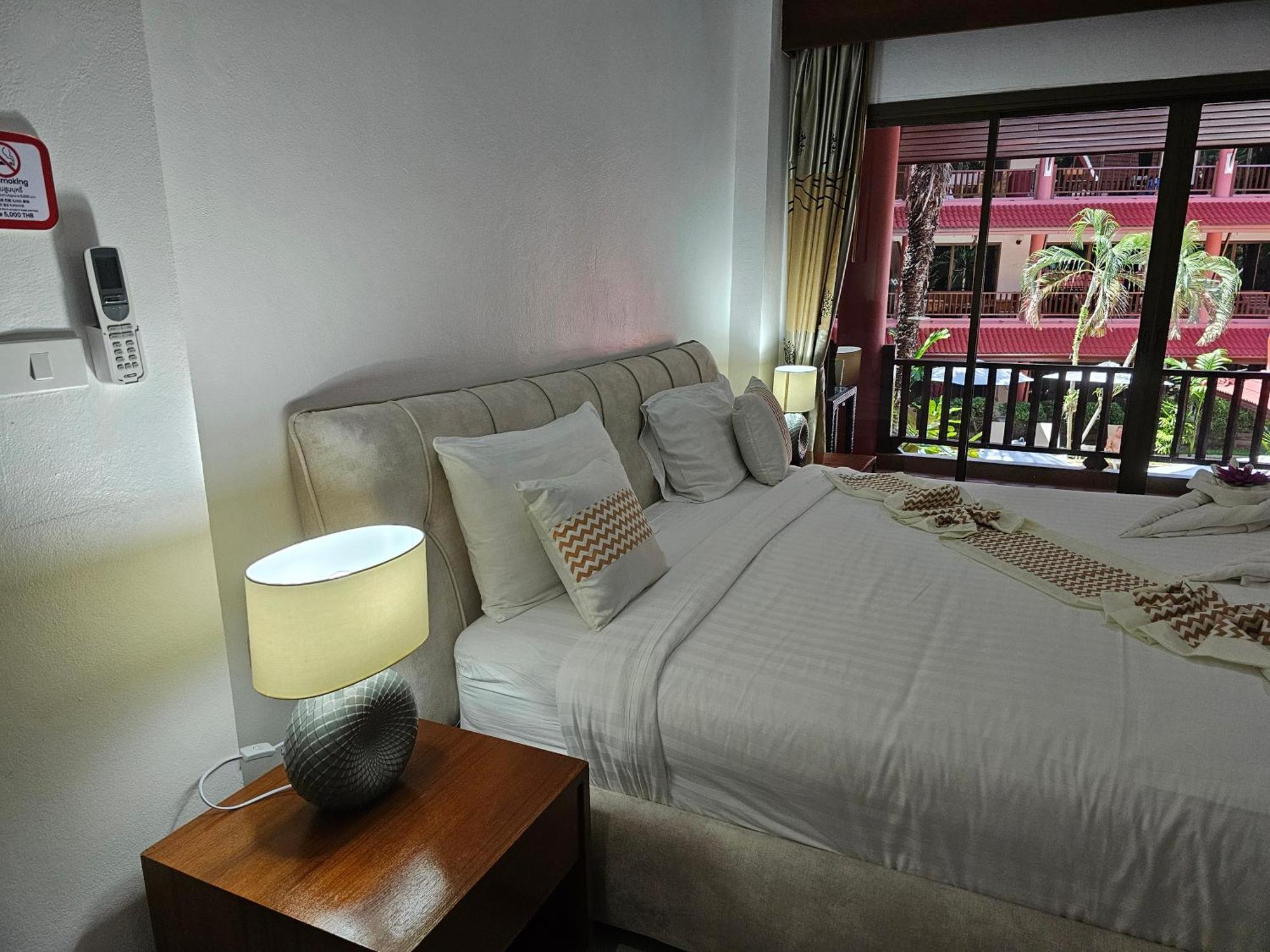 Sai Rougn Apartment Patong Bagian luar foto