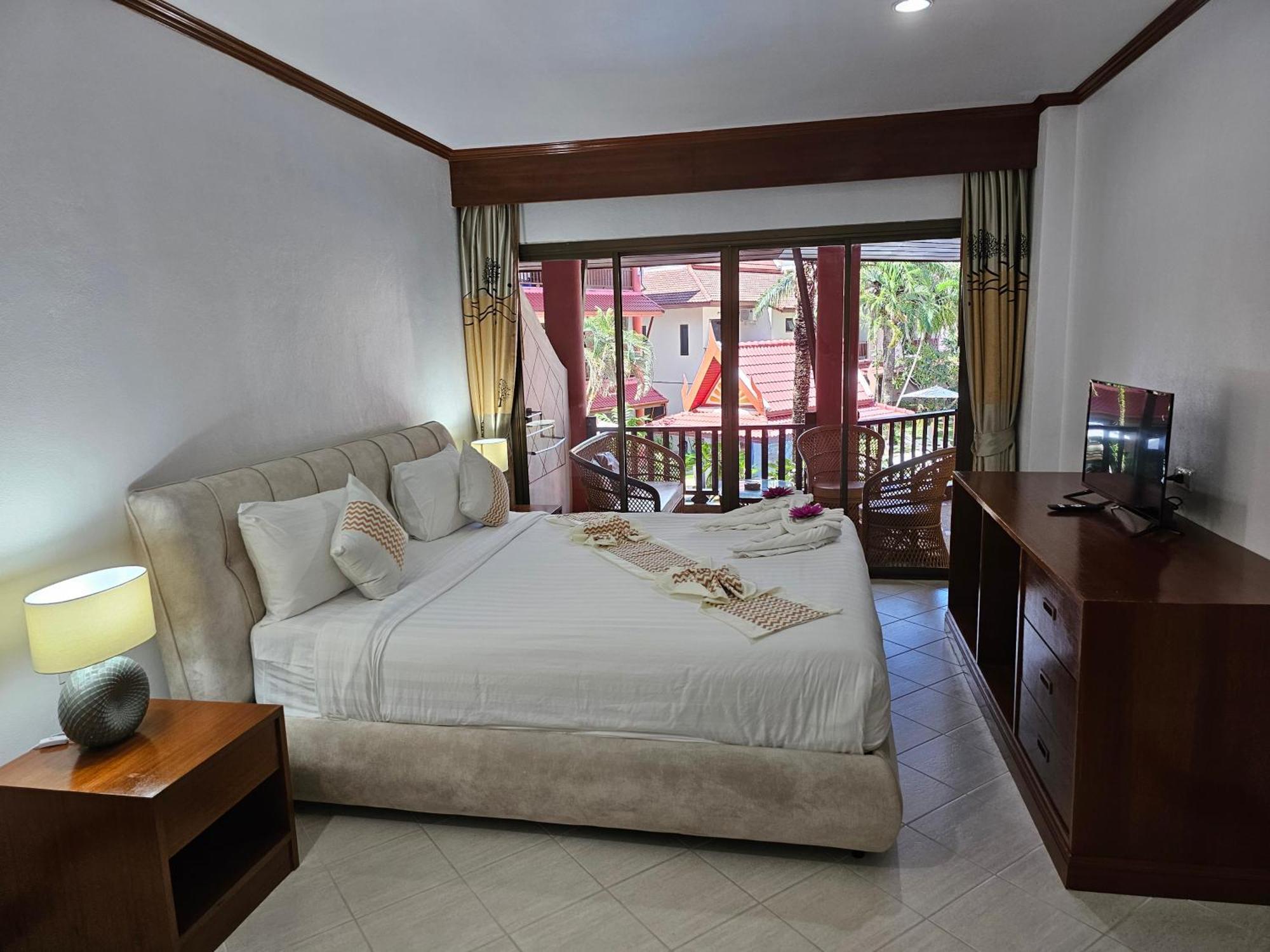 Sai Rougn Apartment Patong Bagian luar foto