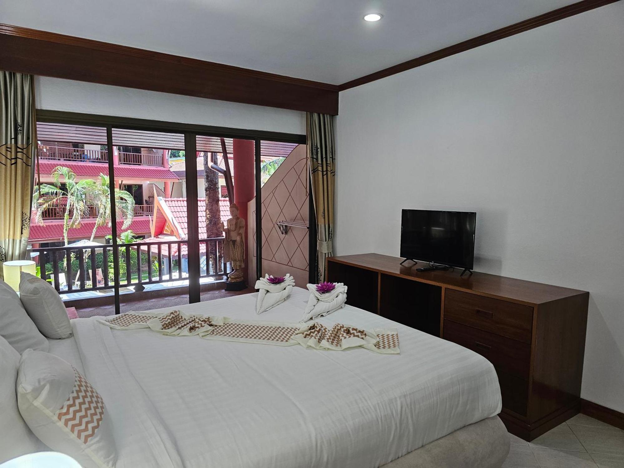 Sai Rougn Apartment Patong Bagian luar foto